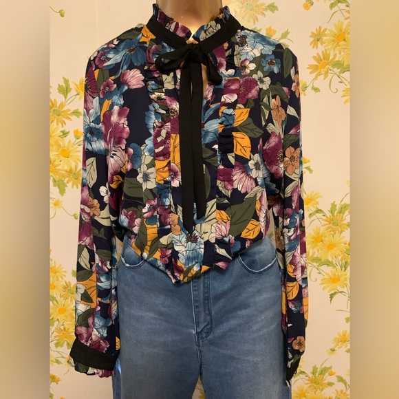 NWOT hate monde floral print tie neck long sleeve blouse size Medium - Picture 9 of 13